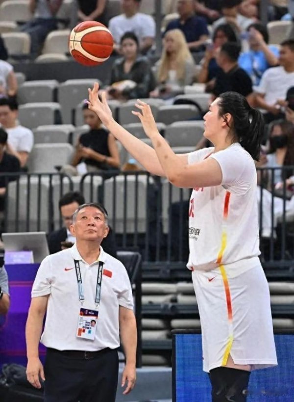 牛来了 女篮亚洲杯, 2队晋级四强! 中国女篮对手敲定, 宫鲁鸣霸气表态